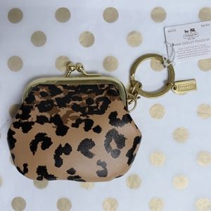 💥💥NWT💥💥 Coach Madison Ocelot Kiss Lock Coin Pouch &  Key Fob 3.75 X 3